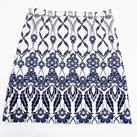 J. Crew White and Blue Patterned Flower Pencil Skirt SZ04 - Picture 5 of 6